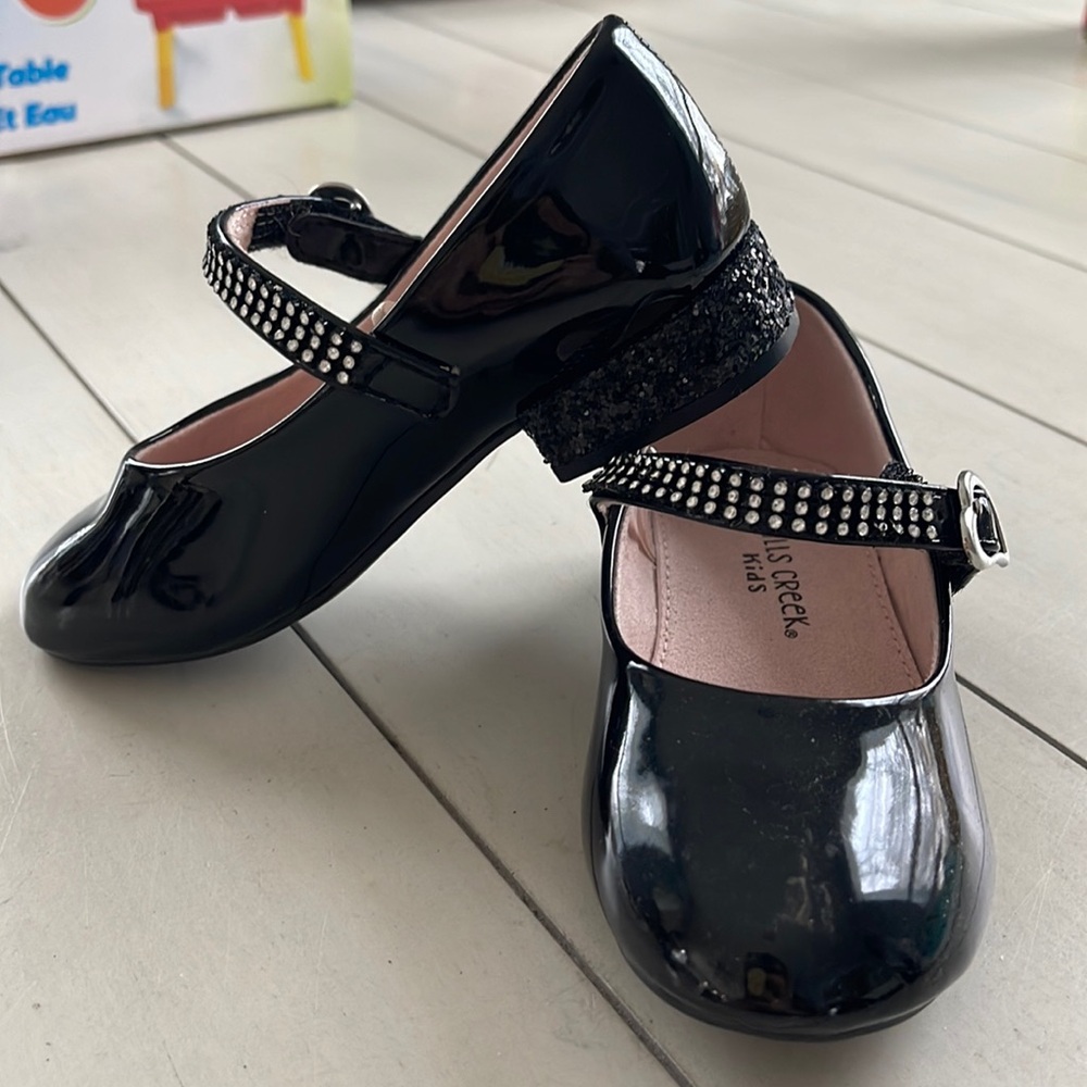 Brand new little girls, heeled dress shoes